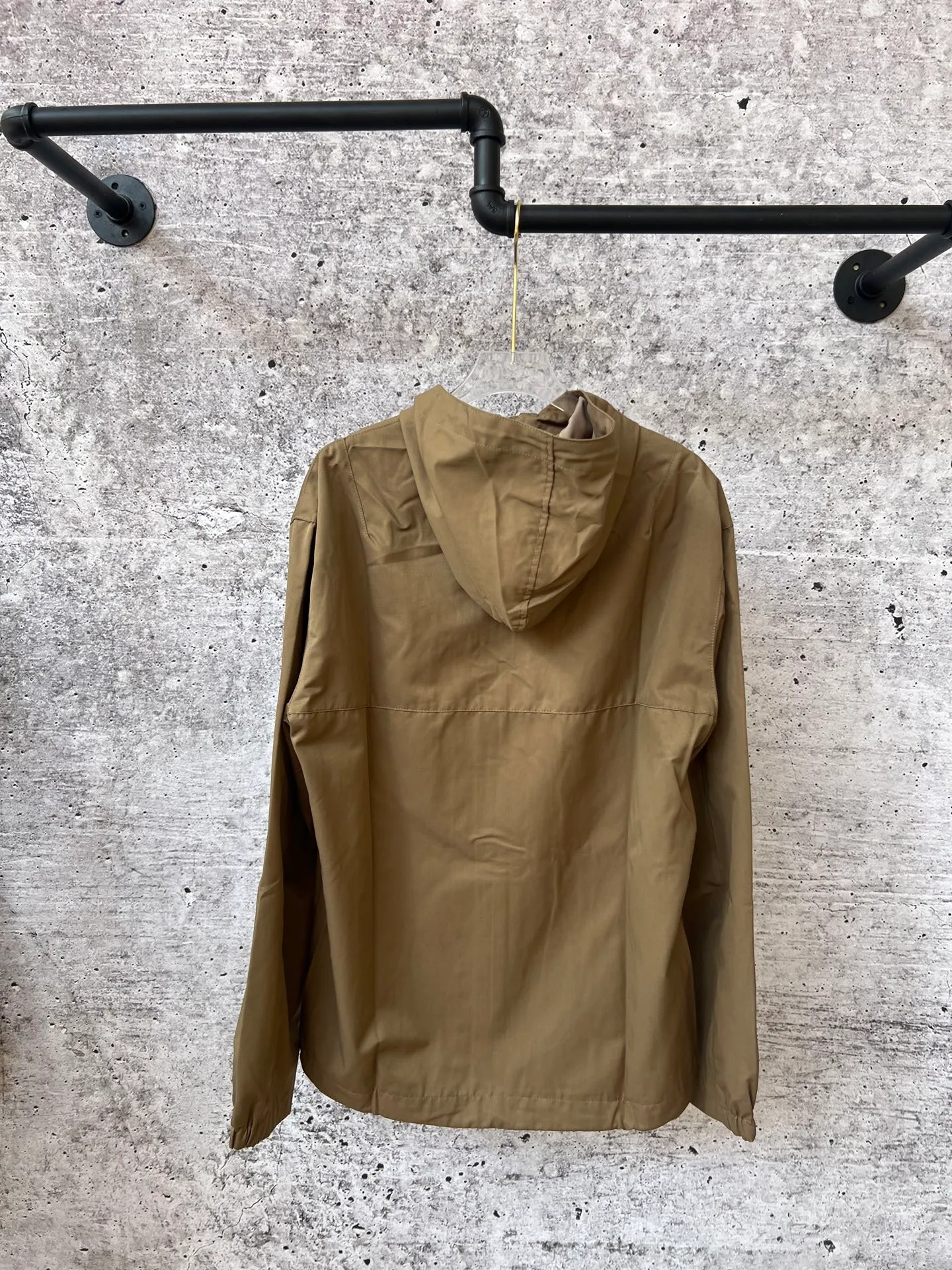 P410 Ralph Lauren autumn unisex hard shell jacket, a must-have item in autumn, the fabric is wear-resistant and waterproof, fitted version, adjustable drawstring multi-functional zipper pockets, functional and fashionable